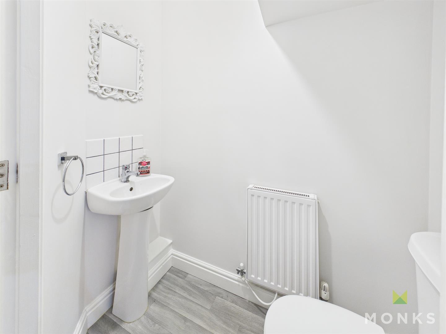 32 Cae Melin Avenue, Oswestry, SY11 2US For Sale